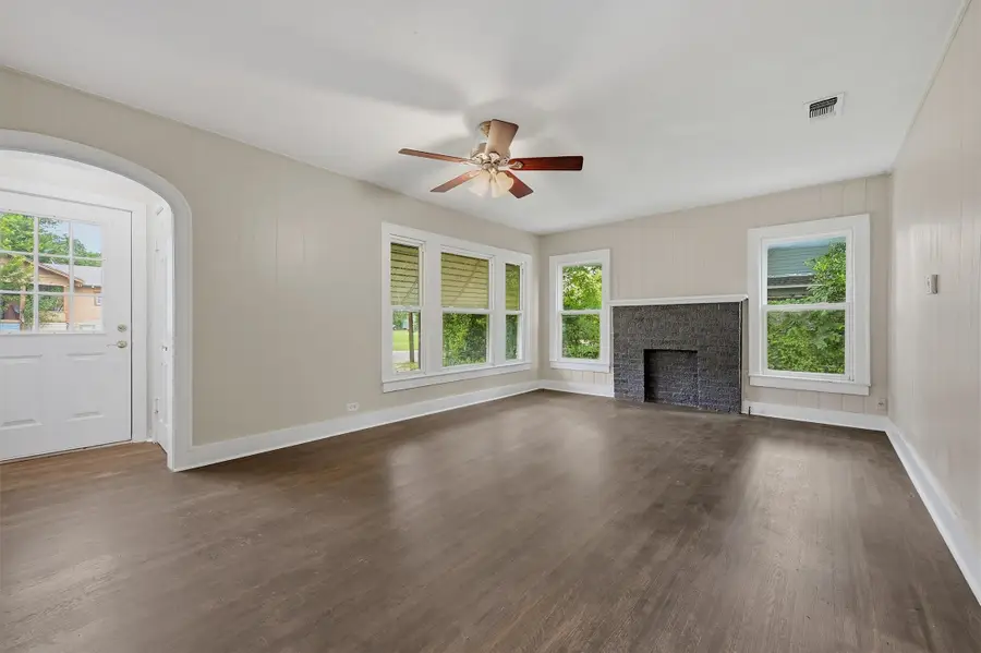 408 S Tone Avenue, Denison, TX 75020 - #2