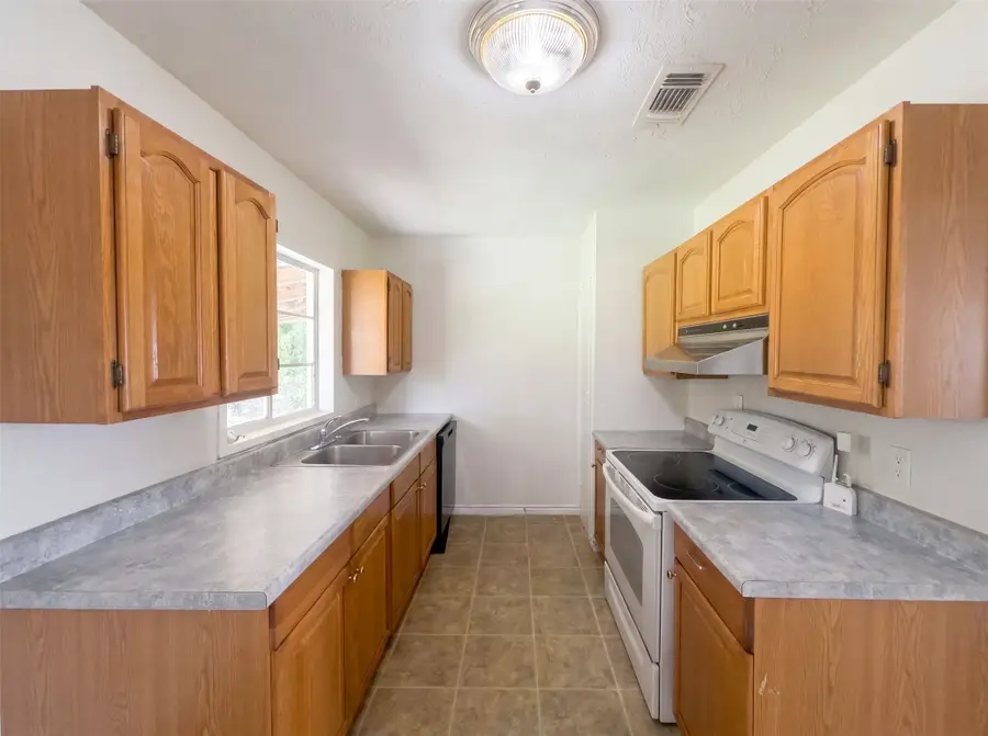 11216 Barbarosa Drive, Dallas, TX 75228 - #2
