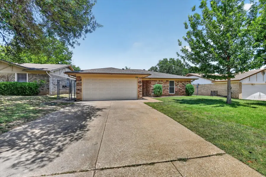 3712 Holly Springs Drive, Fort Worth, TX 76133 - #2
