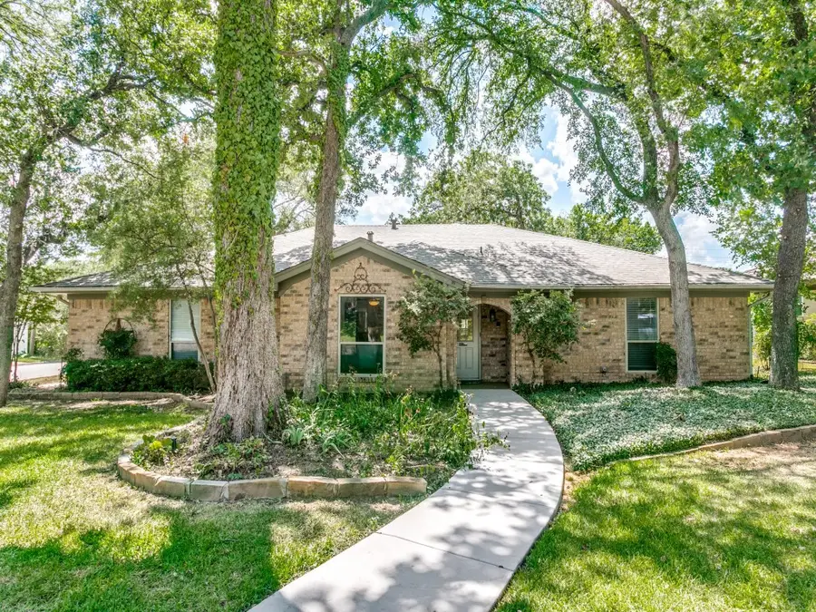 2201 Cambridge Drive, Hurst, TX 76054 - #2
