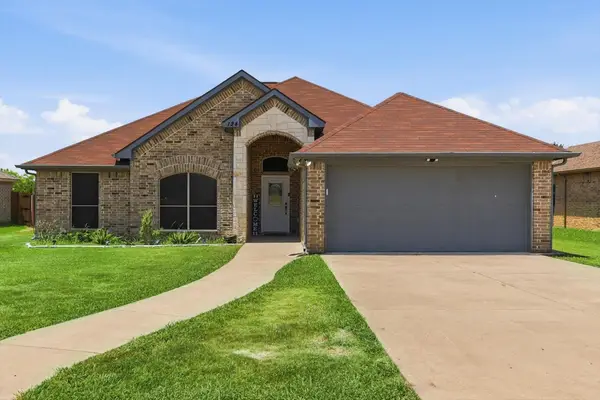 124 Chambers Creek Circle, Maypearl, TX 76064