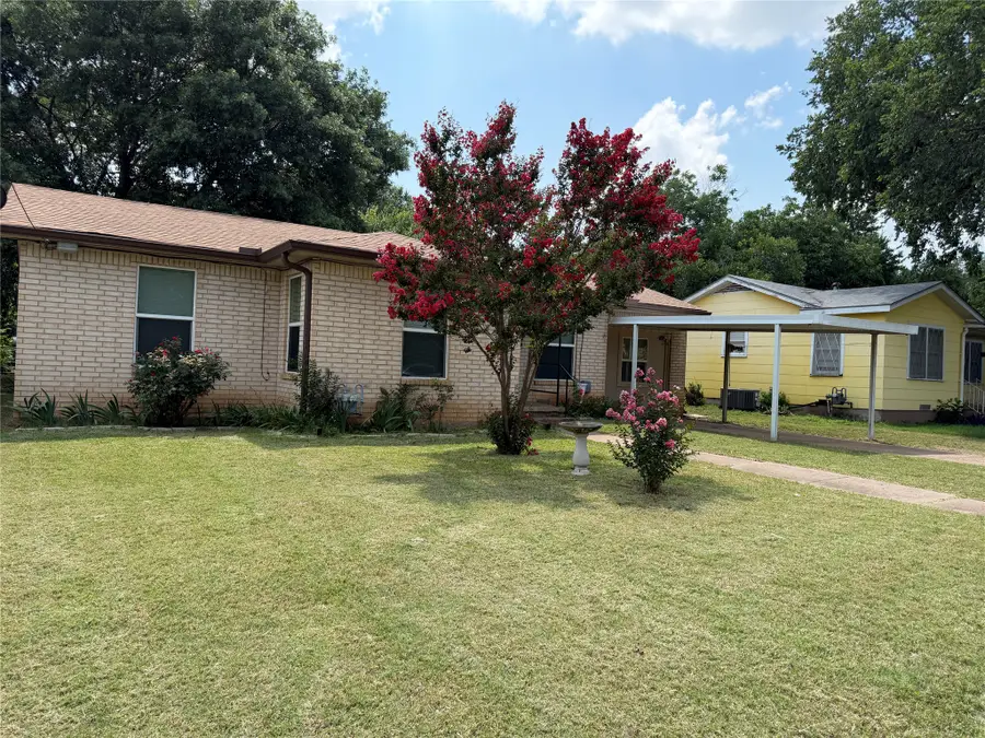 809 S Van Buren, McGregor, TX 76657 - #2