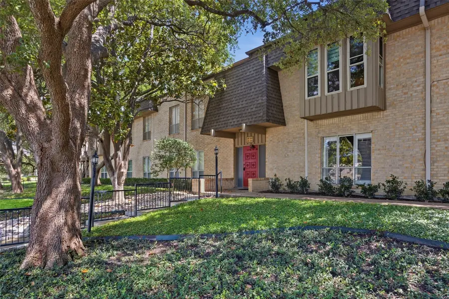 4320 Bellaire Drive S #225W, Fort Worth, TX 76109 - #2