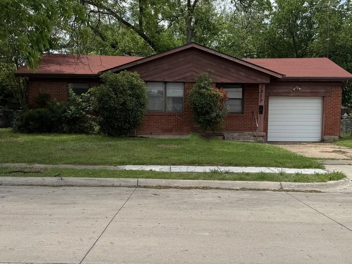 3217 Lakeland Street, Fort Worth, TX 76111 - #1