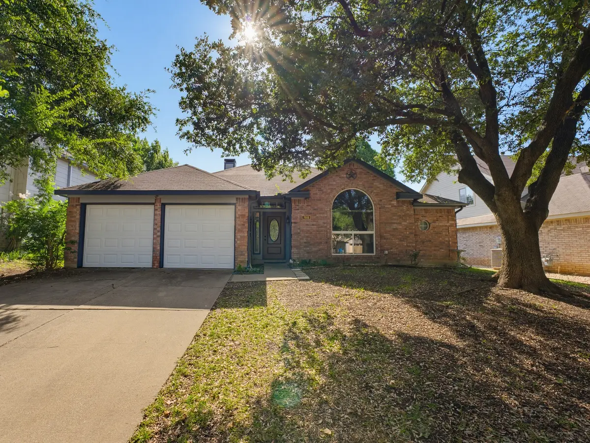 7512 Lake Arrowhead Drive, Fort Worth, TX 76137 - #1