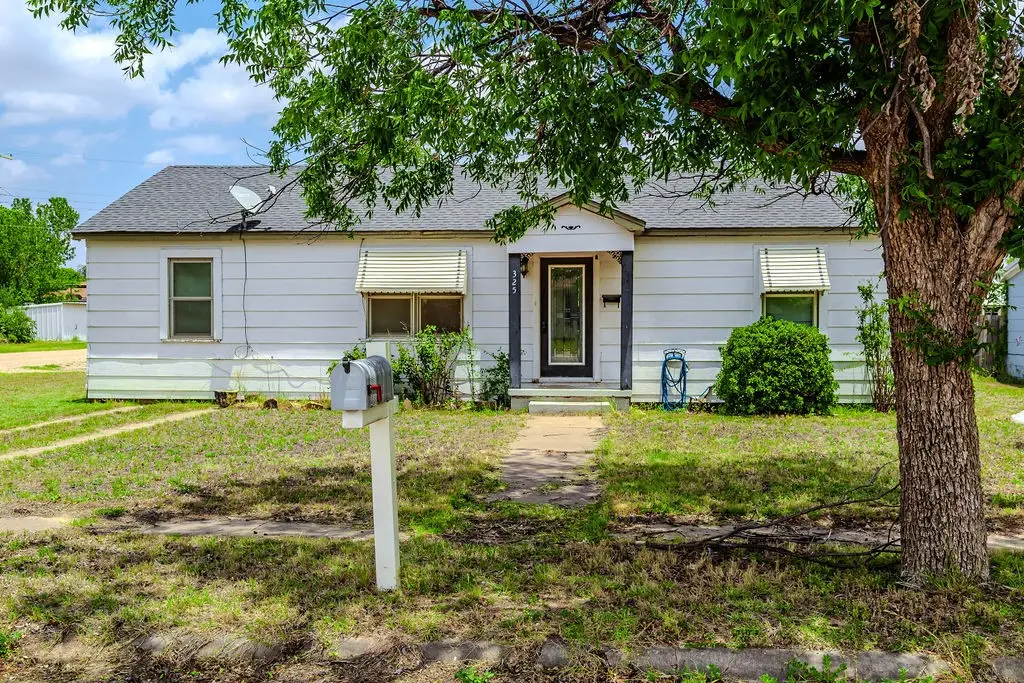 325 NW Avenue I, Hamlin, TX 79520 - #1