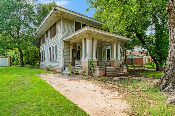 946 S Church Street, Paris, TX 75460