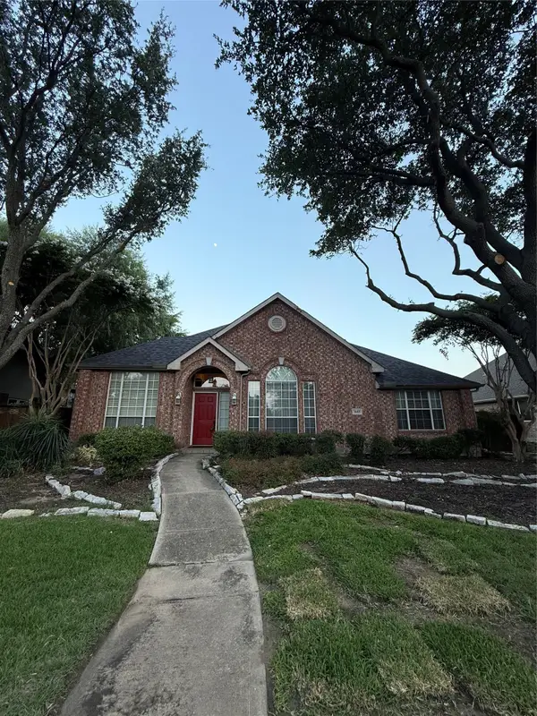 1645 Castle Pines Drive, Frisco, TX 75034