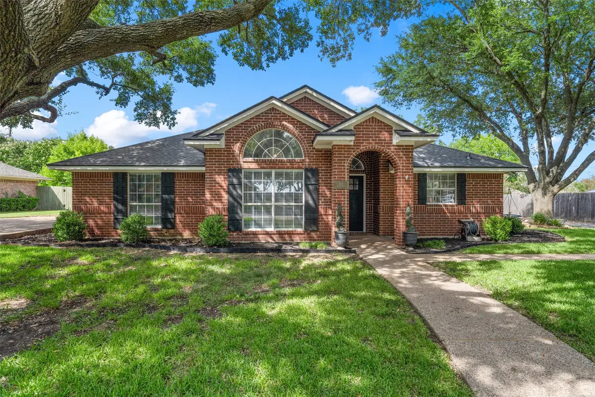 112 Briar Ridge Drive, Hewitt, TX 76643 - #1
