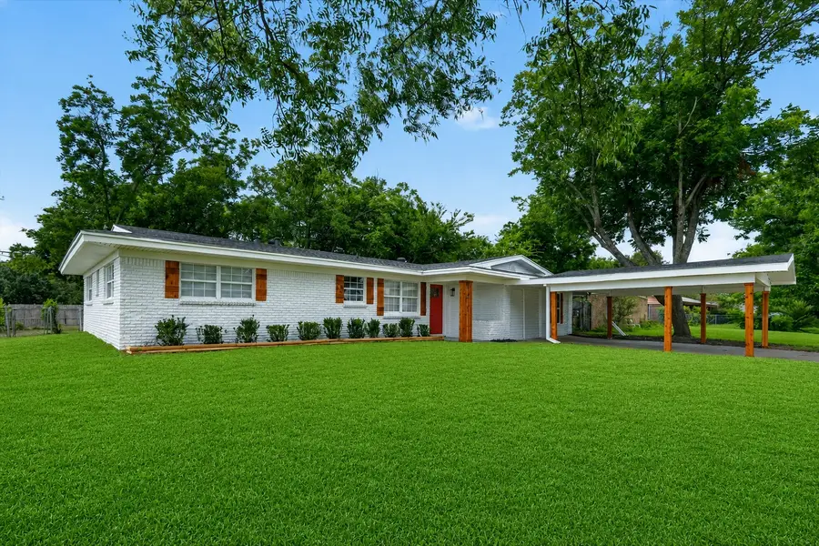 1301 Manor Drive, Cleburne, TX 76033 - #2