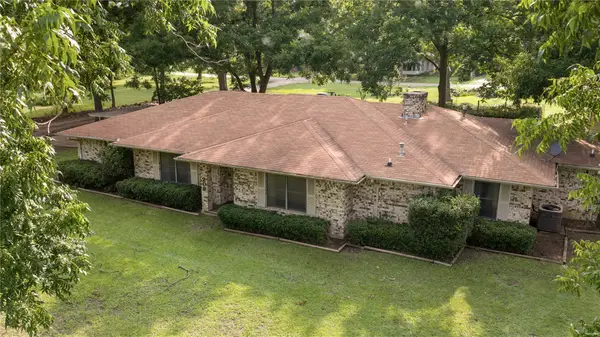 209 N Harrison Street, Roxton, TX 75477