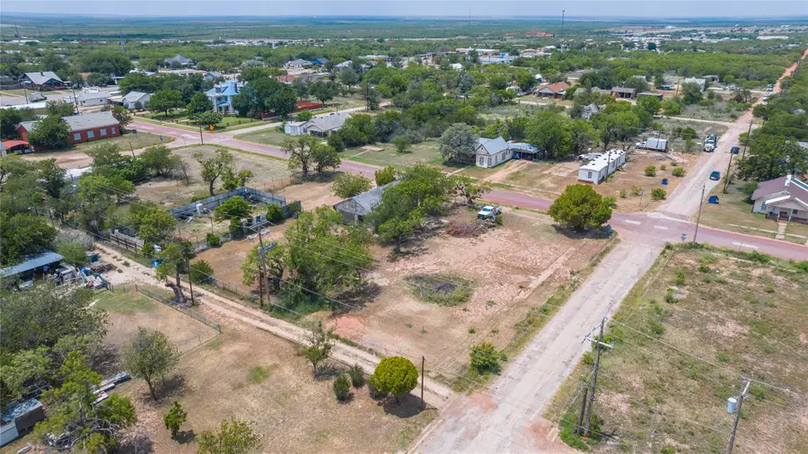 210 E Campbell Street, Stamford, TX 79553 - #3