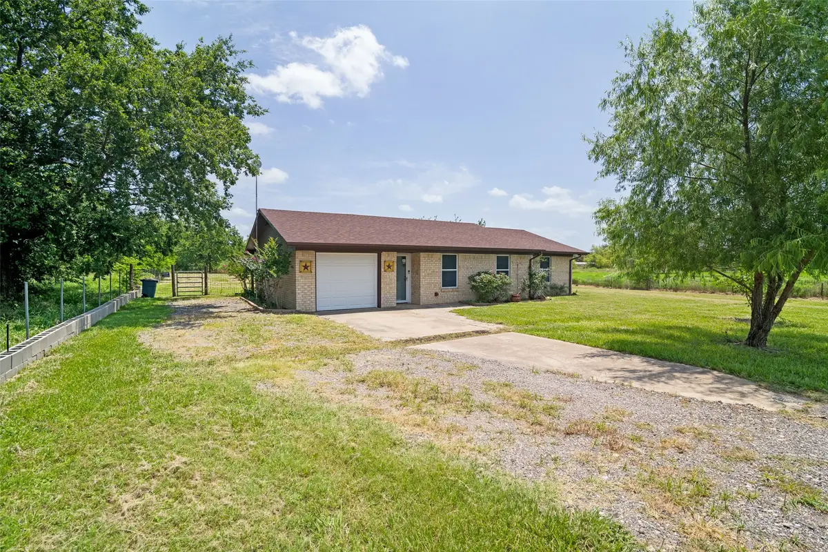 6105 Country Corner Lane, Terrell, TX 75161 - #1
