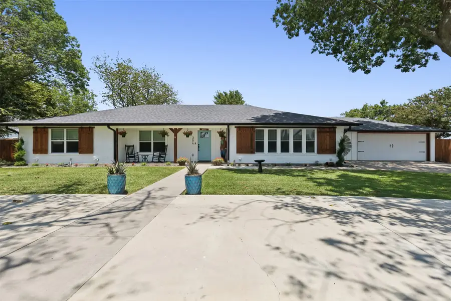 304 W Links Drive, Godley, TX 76044 - #2