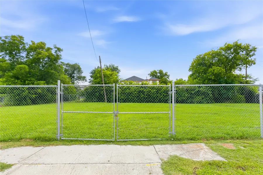 2801 Medill Street, Dallas, TX 75215 - #3