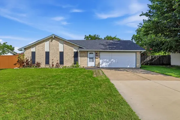 2304 Greenwood Circle, Carrollton, TX 75006