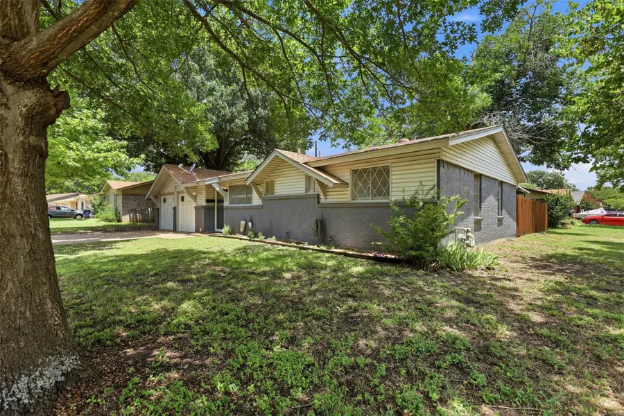 800 Belaire Drive, Burleson, TX 76028 - #2