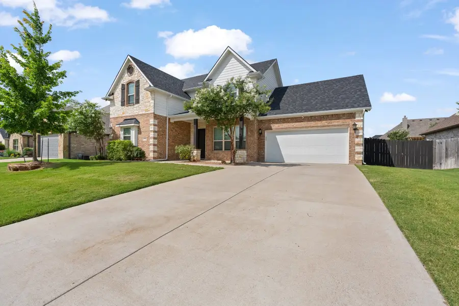 906 Bent Wood Lane, Cleburne, TX 76033 - #2