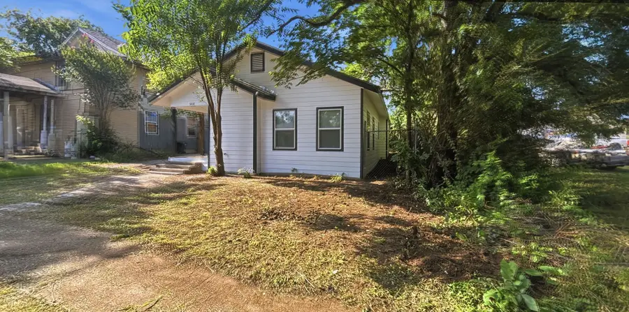 3208 Avenue J, Fort Worth, TX 76105 - #3