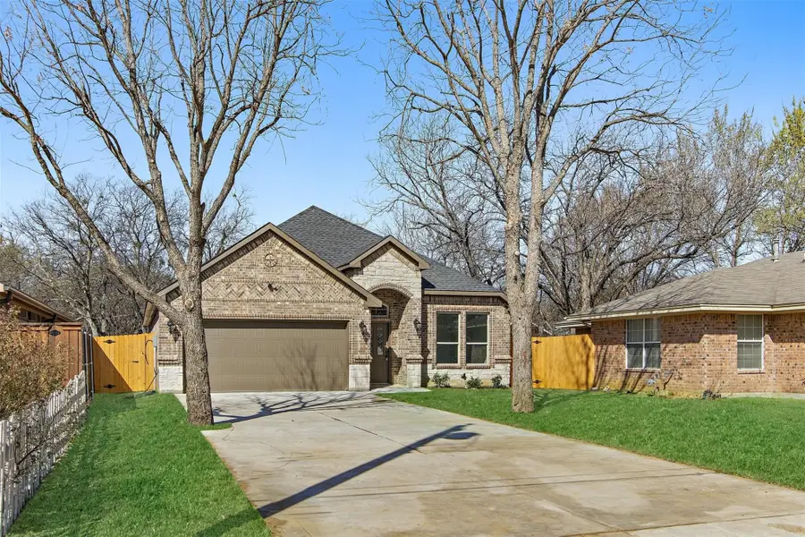 2117 Avenue B, Grand Prairie, TX 75051 - #2