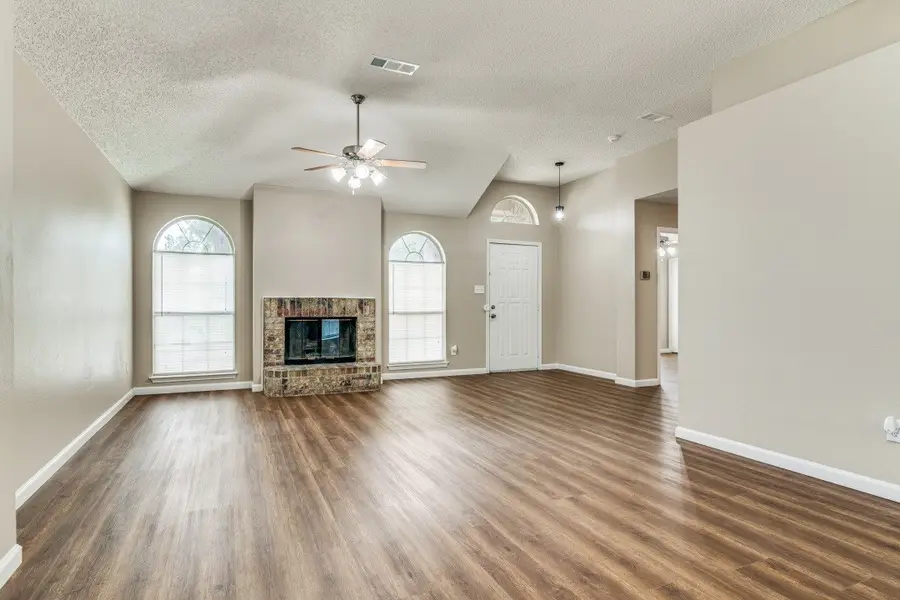 2105 Emerald Oaks, Mesquite, TX 75181 - #2