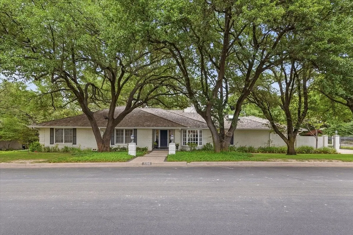 2209 Canterbury Drive, Westover Hills, TX 76107 - #1