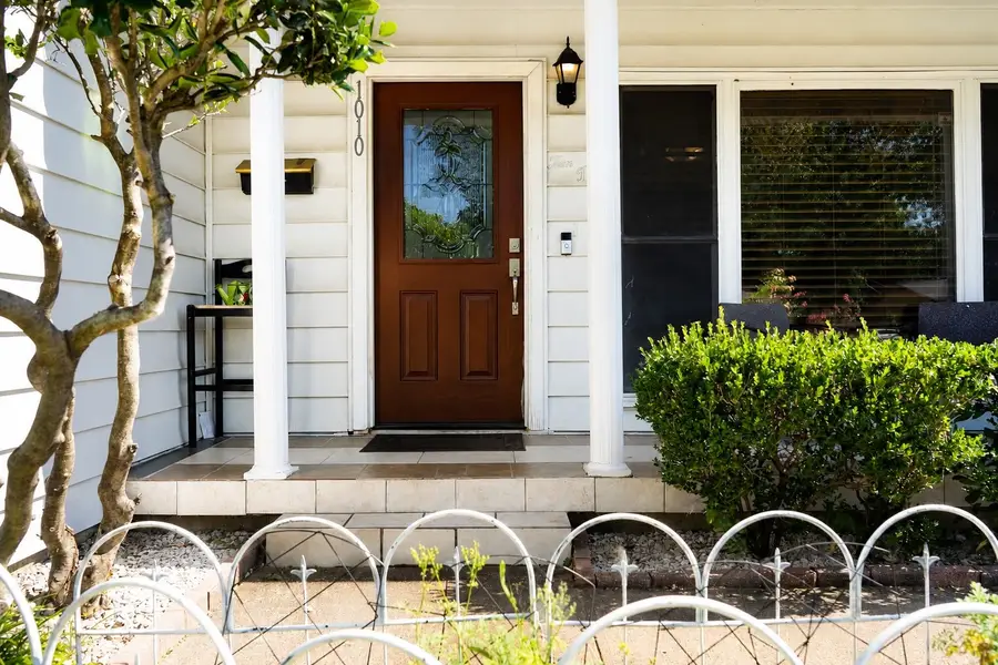 1010 Mcclendon Street, Irving, TX 75061 - #3