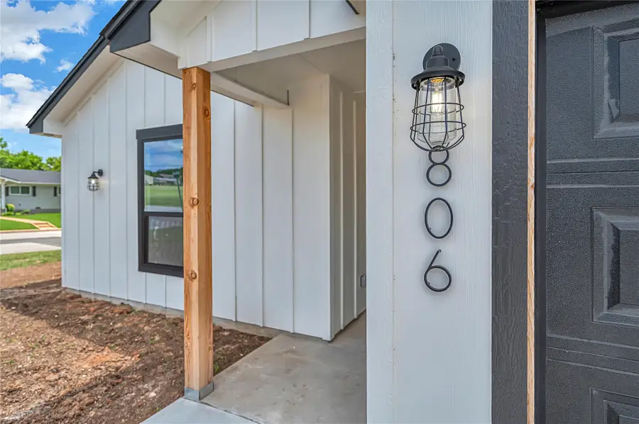 806 S Avenue Q, Clifton, TX 76634 - #3