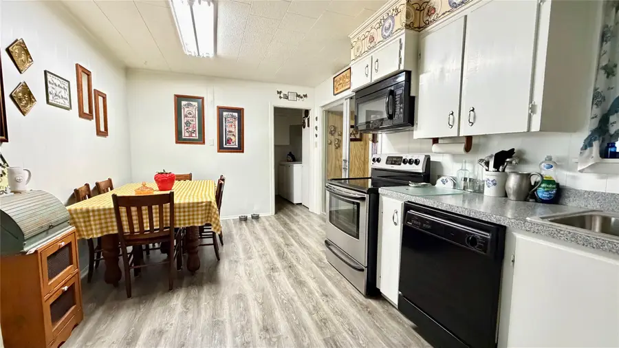 309 Glen Oaks, Bonham, TX 75418 - #2