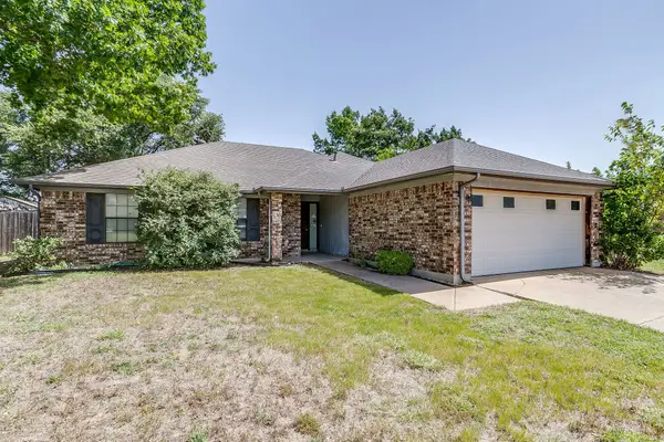 401 Revolution Lane, Arlington, TX 76002