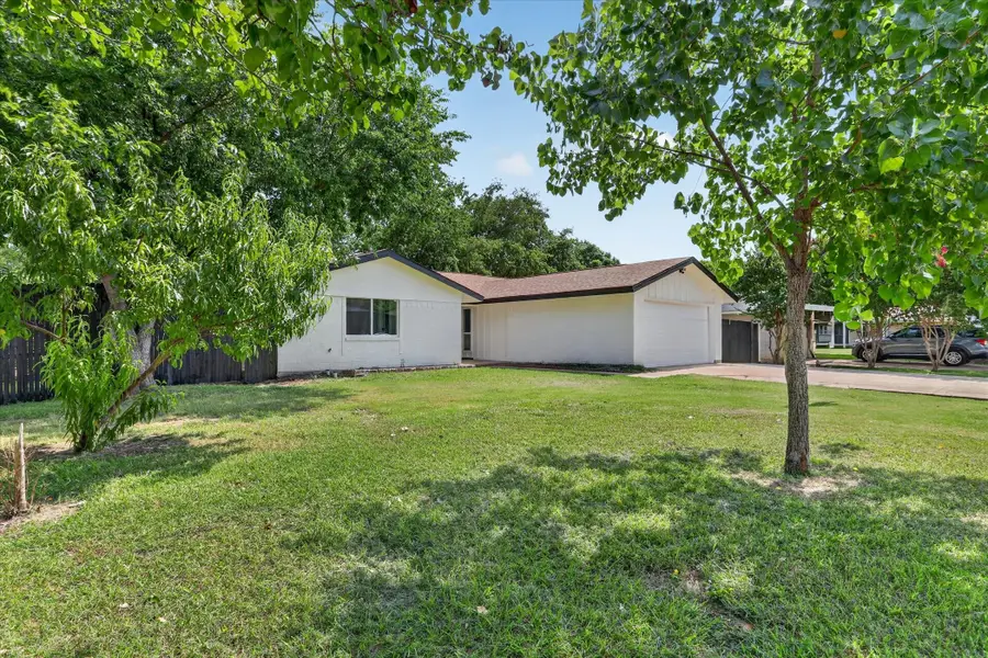 501 Kent Drive, Lewisville, TX 75067 - #2