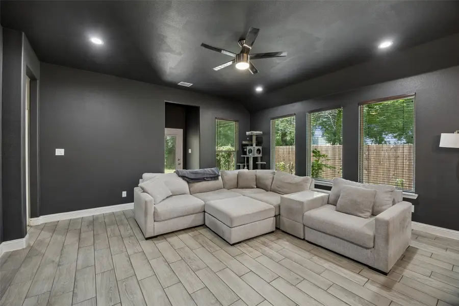 4030 Gilmore Street, Fort Worth, TX 76111 - #3