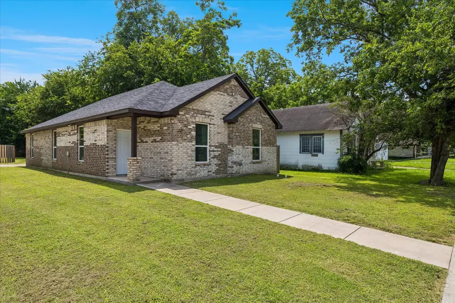 344 N Taylor Street, Gainesville, TX 76240 - #3