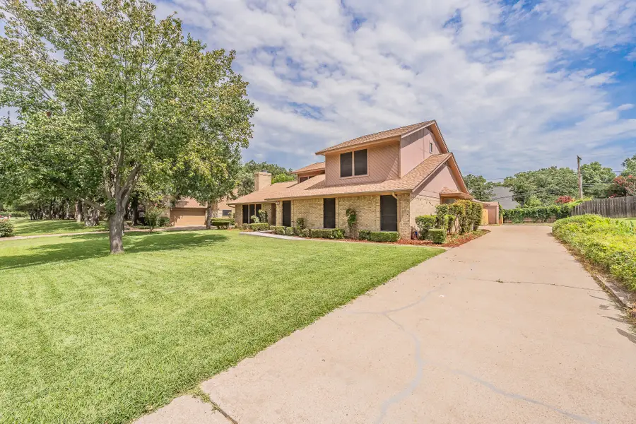 2709 Oak Trail Court, Dalworthington Gardens, TX 76016 - #2