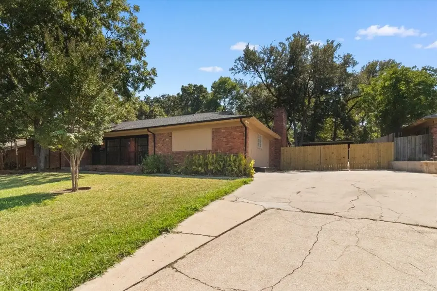 6000 Monterrey Drive, Fort Worth, TX 76112 - #2