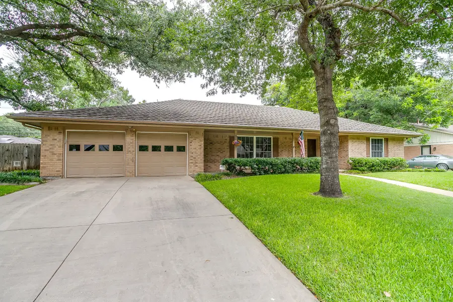 8520 Marys Creek Drive, Benbrook, TX 76116 - #2