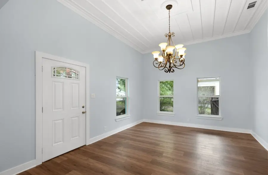 607 W 3rd Street, Eddy, TX 76524 - #2