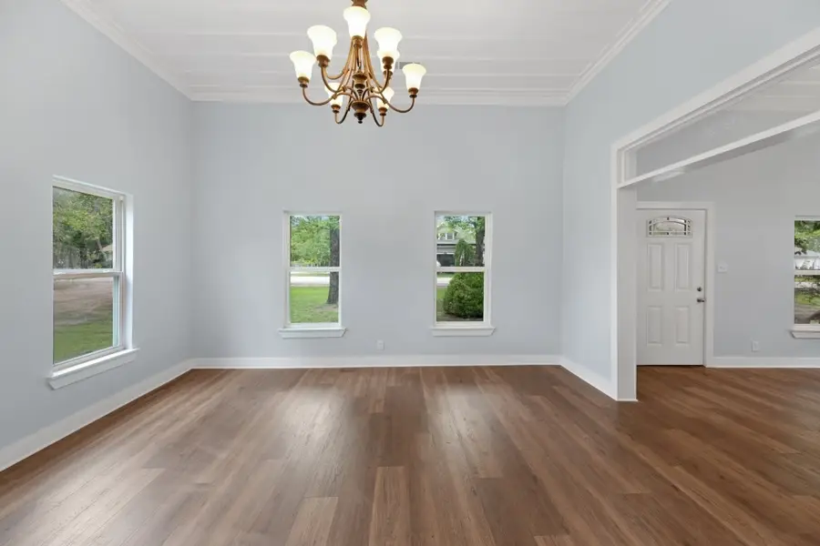 607 W 3rd Street, Eddy, TX 76524 - #3