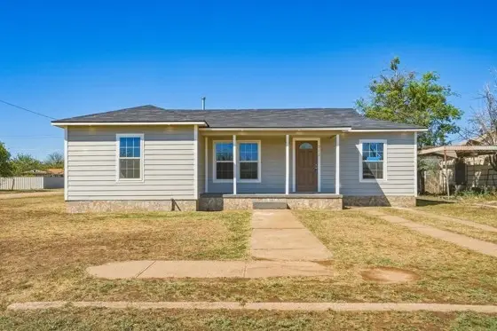 212 NW I Avenue, Hamlin, TX 79520