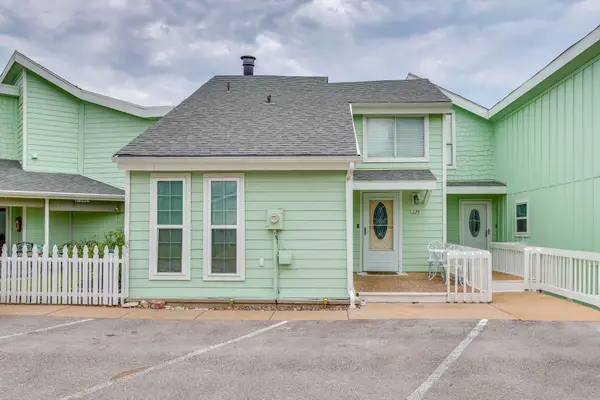 624 Harbor Circle, Azle, TX 76020