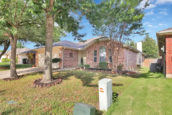12109 Angel Food Lane, Fort Worth, TX 76244