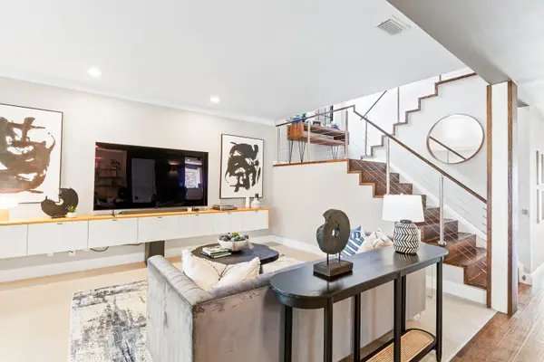 916 Pavillion Street, Dallas, TX 75204