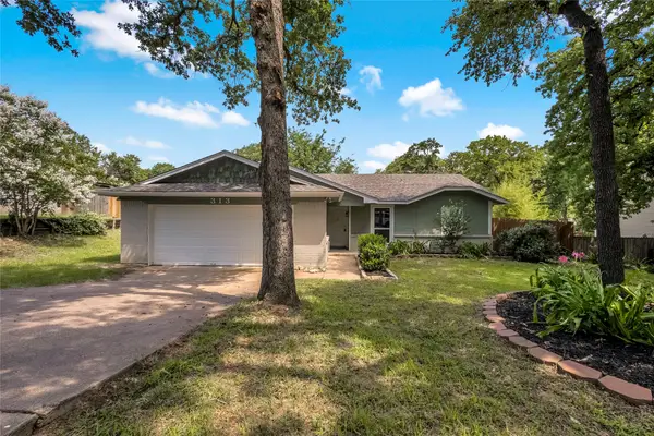 313 High Crest Drive, Azle, TX 76020