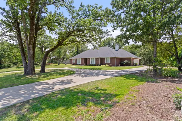 17681 Huckleberry Circle, Lindale, TX 75771