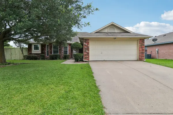 101 Apache Trail, Alvarado, TX 76009