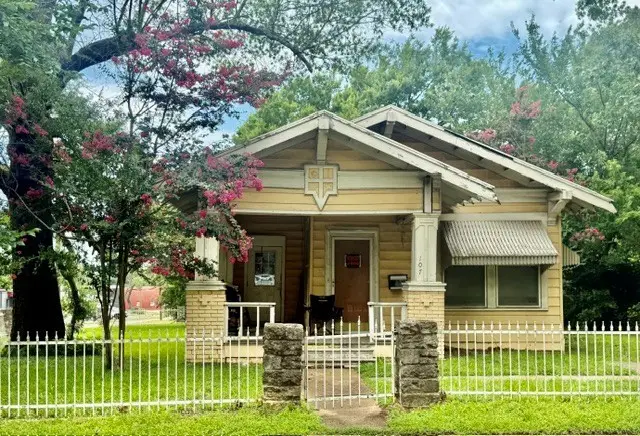 107 8th Street Ne, Paris, TX 75460 - #1