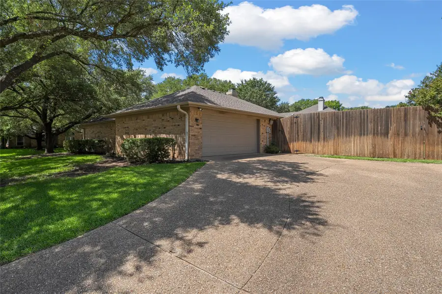 11001 Ridge Point Drive, Woodway, TX 76712 - #3