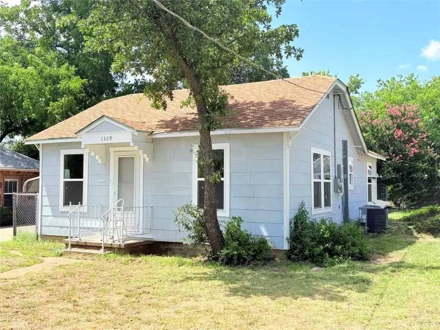 1329 4th St, Graham, TX 76450 - #2