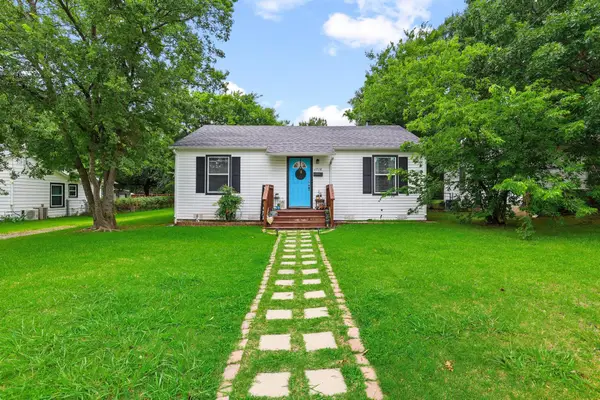 1718 N Shannon Street, Sherman, TX 75092
