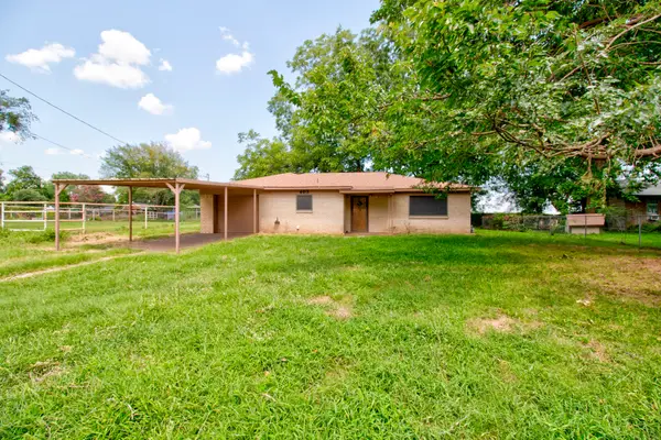 403 S Broadway Street, Collinsville, TX 76233